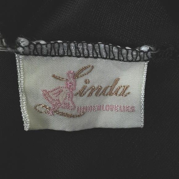 Vintage black nightgown - Picture 8 of 9